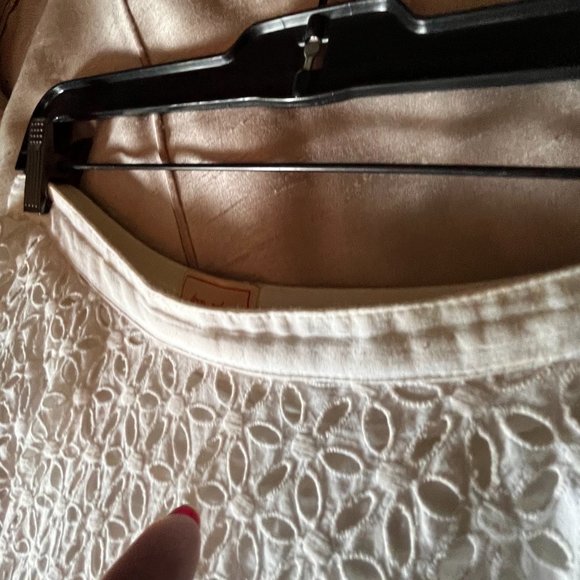Love...Ady beautiful Islet Lacey Skirt - Picture 6 of 6